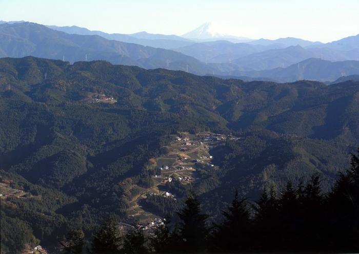 写真：観音山山頂北側斜面　富士山展望台