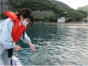 船上からの水質調査1写真