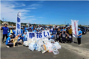 写真：海岸の清掃活動