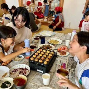 写真：たこ焼きパーティーの様子