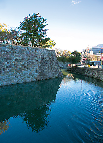 写真：駿府城下の御用水1