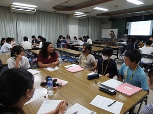 写真：ALT・国際交流員との交流の様子