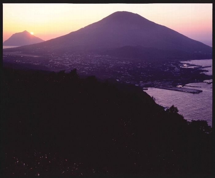 写真：八丈富士