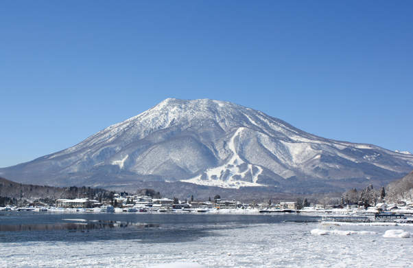 写真：信濃富士［黒姫山］