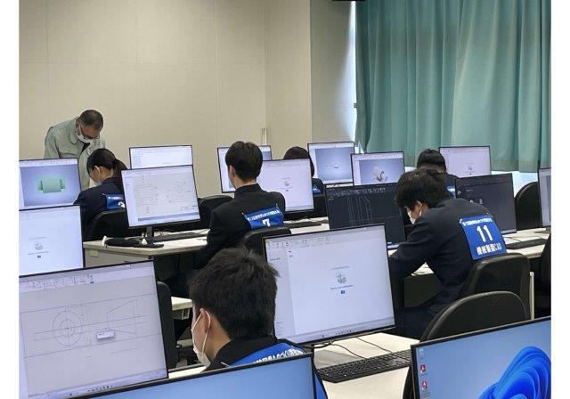 写真：機械製図CAD　総合4