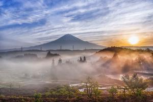 写真：朝霧漂う里