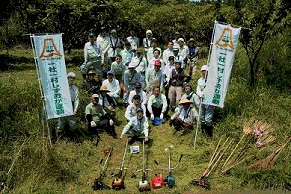 写真：280523恋人岬　草刈