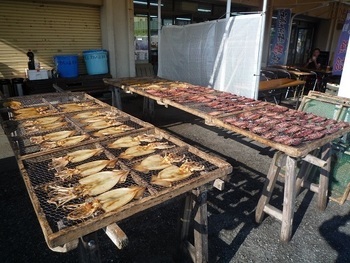 写真：店舗前の様子