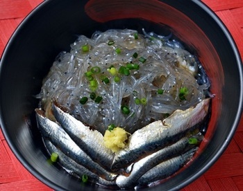 写真：しらす親子丼