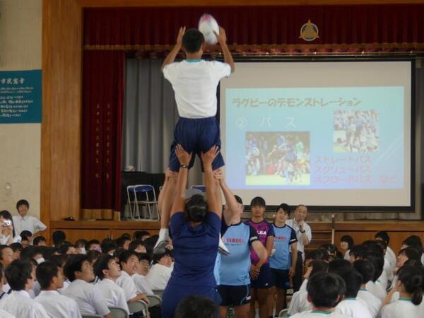 写真：授業見学の様子