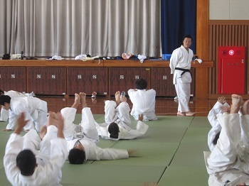 写真：授業（柔道）