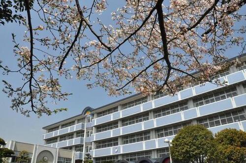 写真：静岡県立浜松商業高等学校　外観