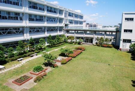 写真：静岡県立浜松南高等学校　外観