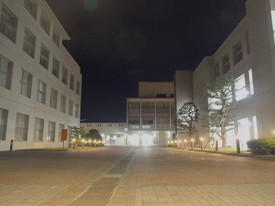 写真：校舎夜景