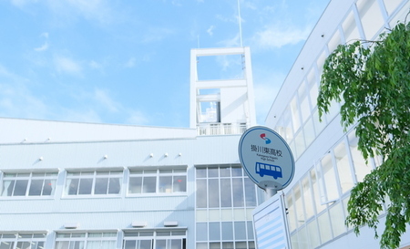 写真：静岡県立掛川東高等学校　外観