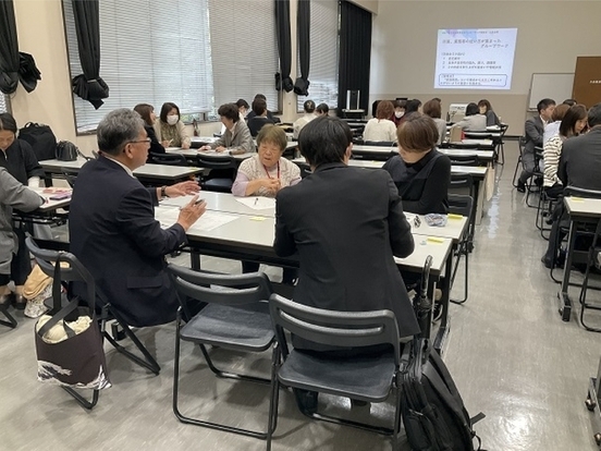 講師　鈴木　げん