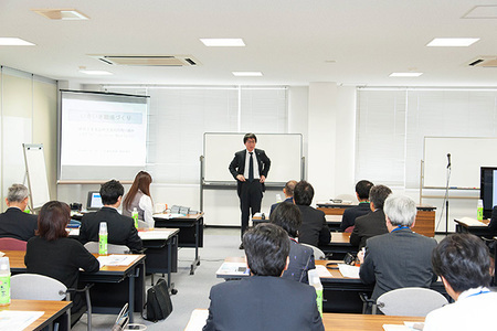 写真：講演の様子1