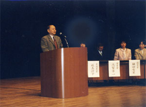 写真：三木卓氏の講評の様子2