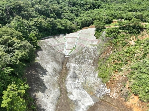 土砂撤去完了後の逢初川源頭部（令和5年8月8日撮影）