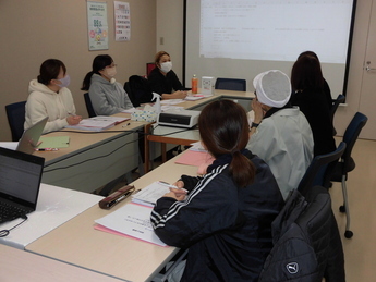 写真：女性活躍推進委員会の様子