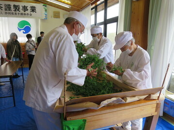 写真　献上茶謹製