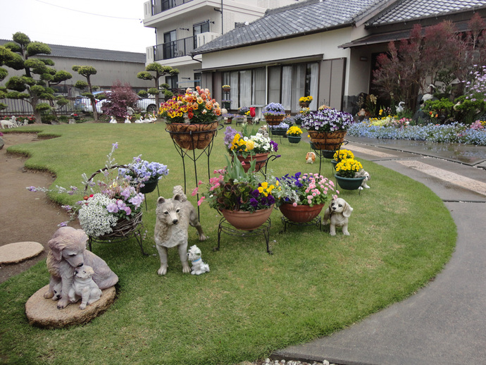 犬のオブジェ