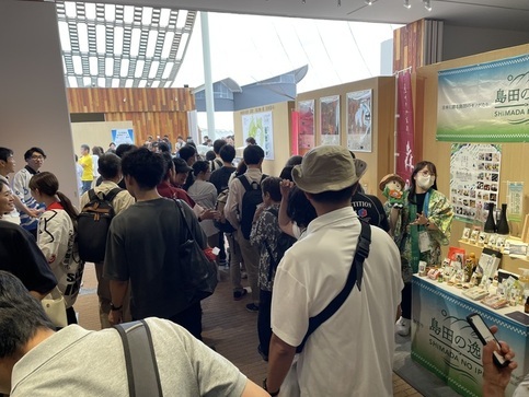 写真8：市町PRコーナー