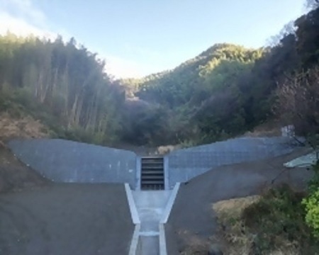 透過型コンクリート堰堤