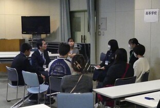 写真：校種別トークタイムの様子