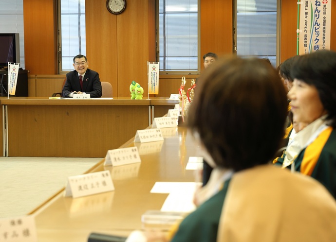 成績報告会の様子の写真