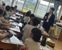 写真：静岡県版SELを実践中の筆者