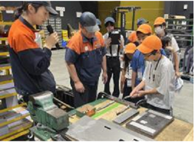 工場見学体験の様子