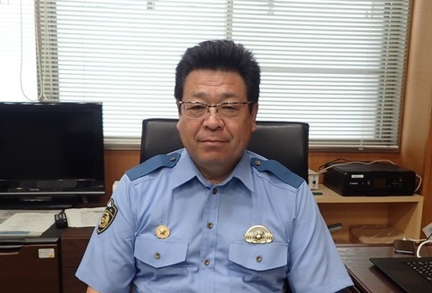 写真：磐田警察署長