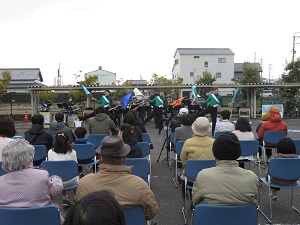 牧之原警察署ふれあいまつり演奏活動の様子