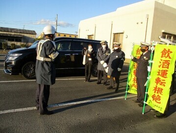 写真：12月22日（金曜日）「飲酒運転等危険運転根絶の日」巡回広報(菊川市、御前崎市の飲食店)