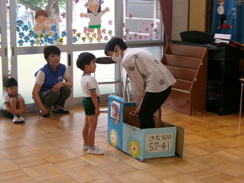 写真：浜松市立中央幼稚園での防犯教室