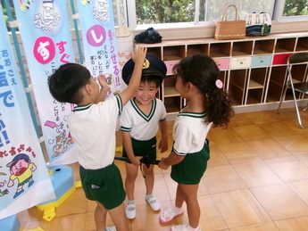 写真：浜松市立中央幼稚園での防犯教室