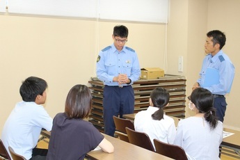 写真：細江警察署にて開催された採用説明会の様子