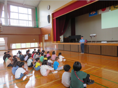 写真：R6.6.6　防犯教室（小笠東小学校）～自分の身は自分で守る「イカのおすし」