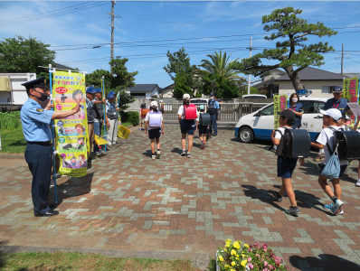 写真：R6.6.11　下校見守り活動（御前崎市立白羽小学校）