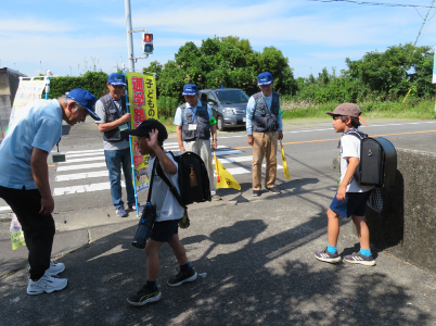 写真：R6.6.11　下校見守り活動（御前崎市立白羽小学校）