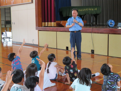 写真：R6.6.11　防犯教室（河城小学校）～自分の身は自分で守る「イカのおすし」