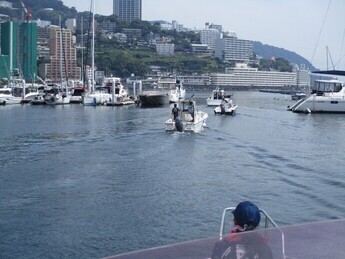 写真：令和6年7月28日、「伊豆小型船安全協会」、「下田海上保安部伊東MPS」と海上合同パトロールを実施しました。