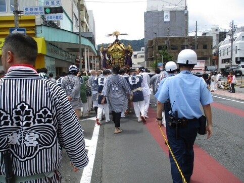 写真：令和6年7月15日と16日、来宮神社例大祭と熱海こがし祭り・ 第56回山車コンクールの雑踏警備を行いました。