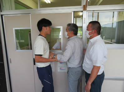 写真：掛川特別支援学校御前崎分校における不審者侵入対処訓練