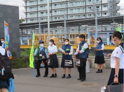 写真：R6.9.24　「鍵かけ被害防止」広報キャンペーン（JR菊川駅南口付近）