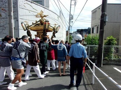 写真：令和6年10月6日、湯前神社例大祭の雑踏警備を行いました。