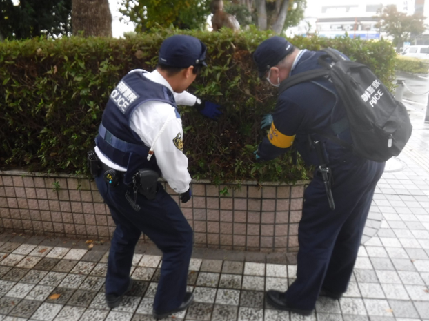 写真：新富士駅における鉄道警察隊との合同訓練（2回目）