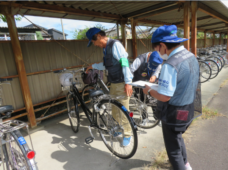 R6.10.11　通学自転車の防犯診断（菊川市立菊川東中学校）