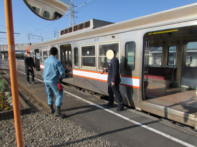 写真：岳南電車及び鉄道警察隊との合同訓練